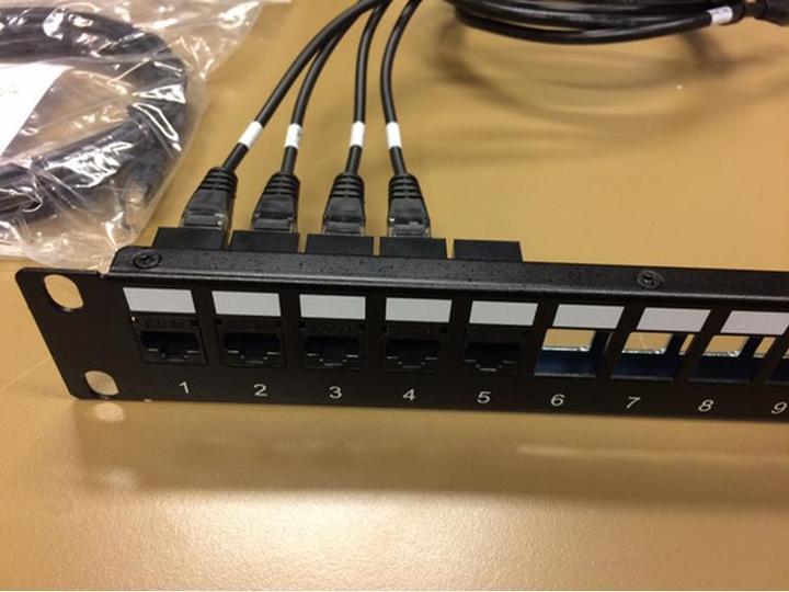 Produktbild Panasonic 3SR-PATCH-24P 24 Port Patch Panel (Typ Keystone) schwarz inkl. 24 Koppler/Anschlussbuchsen RJ45/RJ45
