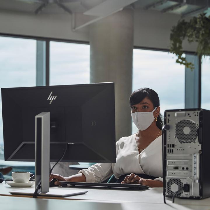 Produktbild HP Pro Tower 400 G9 (Intel Core i7-14700, 32 GB, 1000 GB, Radeon RX 6300)