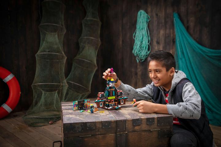 Actual product image LEGO Punk Pirate Ship (43114, LEGO Vidiyo)