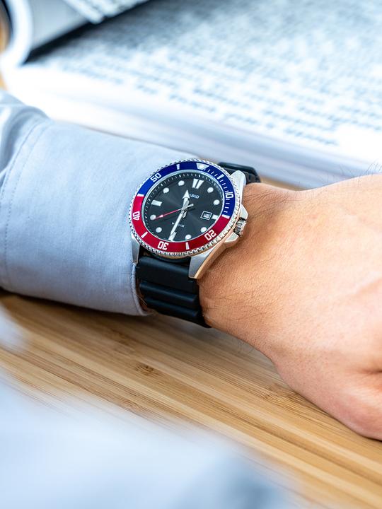 Produktbild Casio MDV-107-1A3VEF (Taucheruhr, 44 mm)