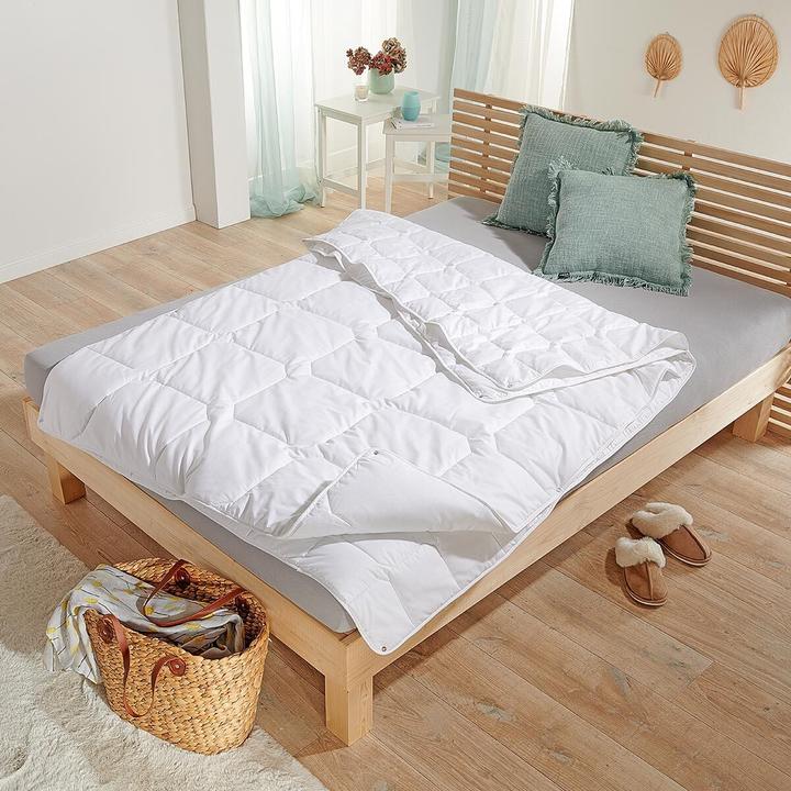 Actual product image Traumschlaf Thinsulate 4 seasons (210 g, 135 x 200 cm)