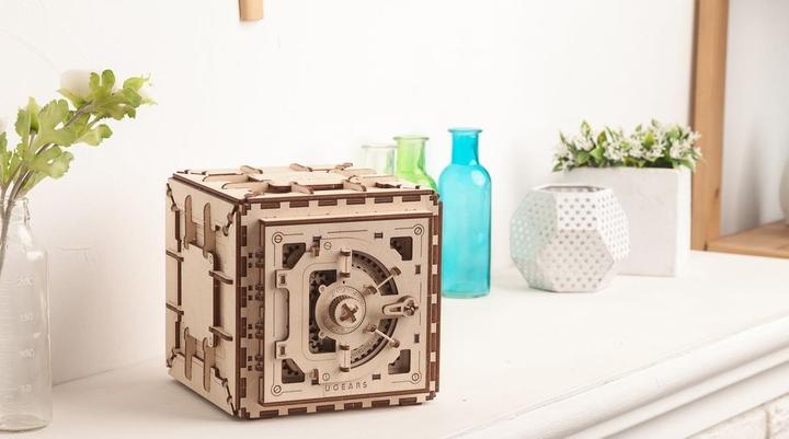 Actual product image Ugears safe