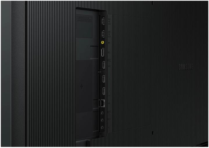 Actual product image Samsung QM65C (3840 x 2160 Pixels, 65")
