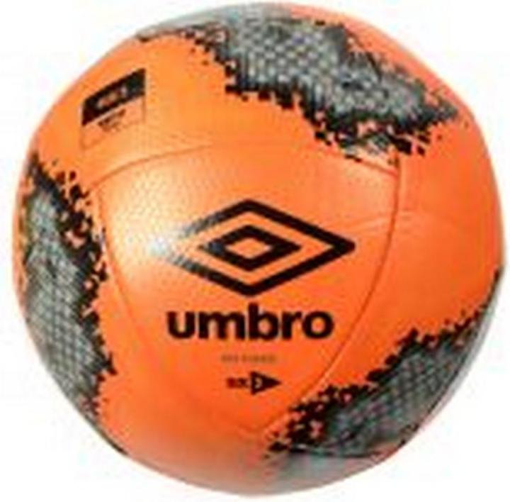 Umbro Neo Club Fussball (5)