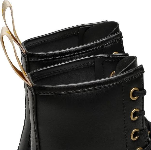 Actual product image Dr. Martens boots (41)