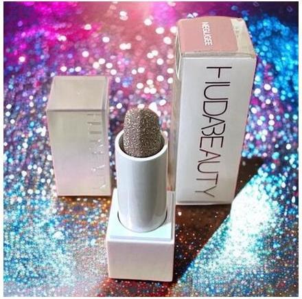 Image du produit Huda Beauty Diamond Balm Baume à lèvres scintillant en Negligee Transparent Nude (40 ml)