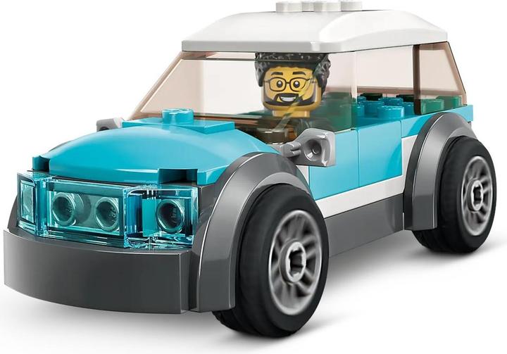 Produktbild LEGO Familienhaus mit Elektroauto (60398, LEGO City)