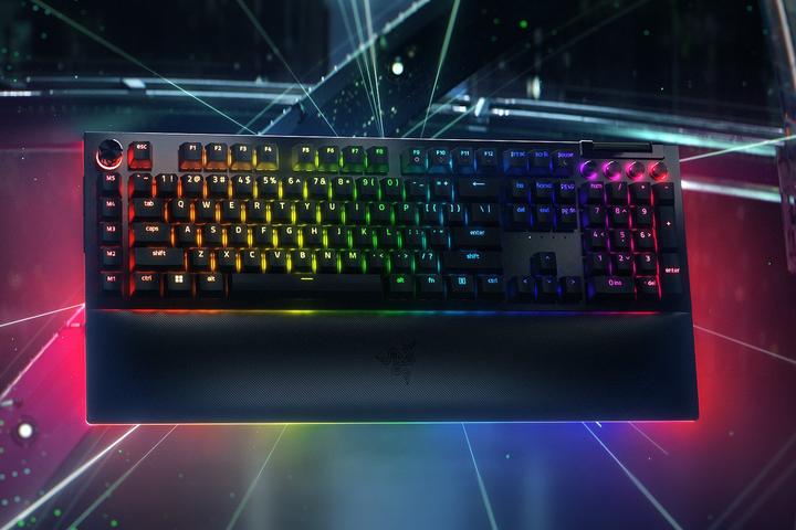 Actual product image Razer BlackWidow V4 Pro (DE, Cable)