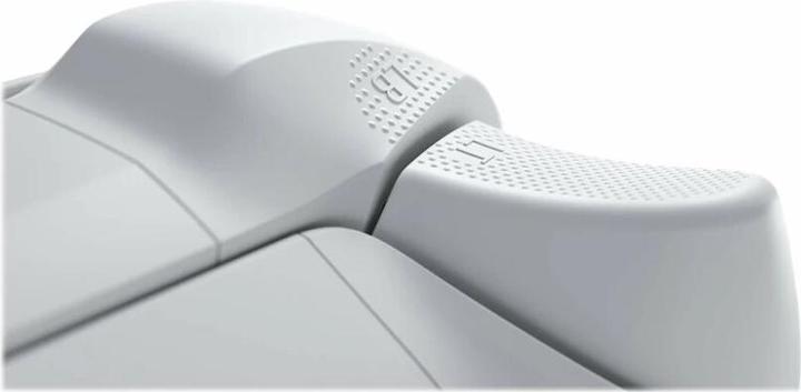 Actual product image Microsoft Xbox Wireless Controller - Robot White (Xbox Series S, Xbox One X, Xbox Series X, PC, Xbox One S)