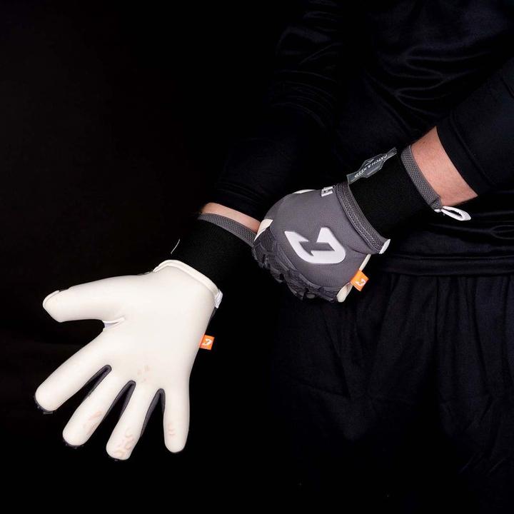 Produktbild Catch & Keep Fussballhandschuhe Fly Grey Soul Gr. 7 Grau Torwart Keeper Goalie Handschuhe (7)