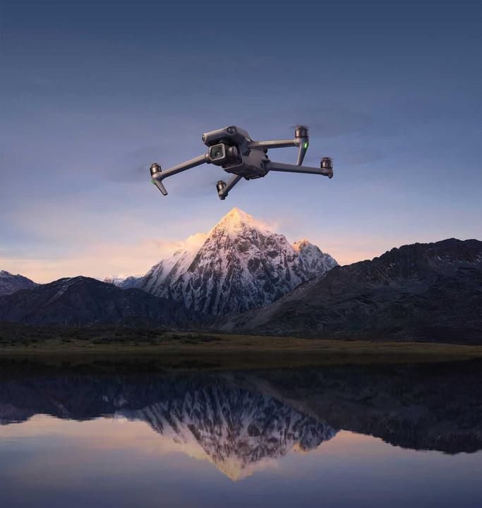 Actual product image DJI Mavic 3 Classic with RC Remote Control (46 min, 895 g, 20 Mpx)