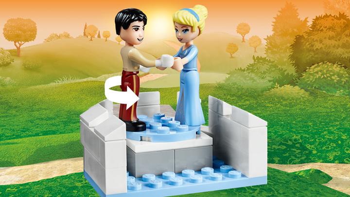 Actual product image LEGO Cinderella's dream castle (41154, LEGO Disney)