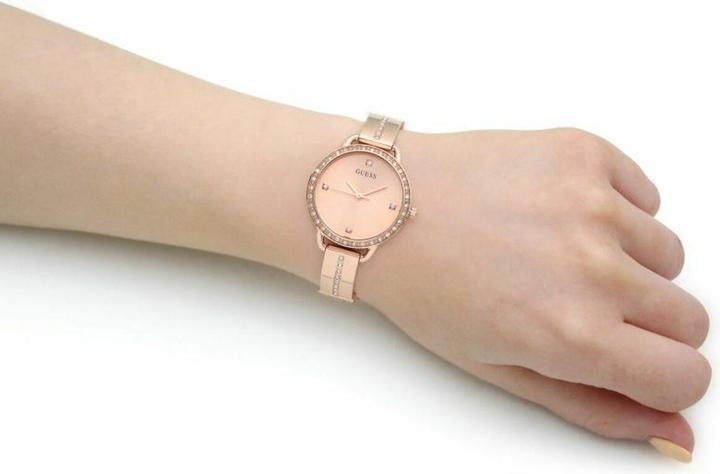 Produktbild Guess Ladies Dress (Analoguhr, 30 mm)