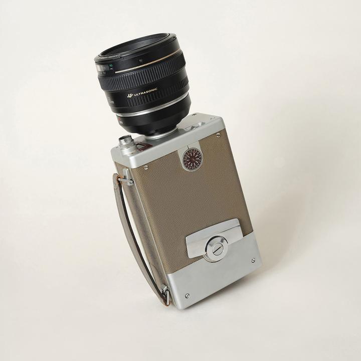 Produktbild Urth Lens Mount Adapter: Compatible with Canon EF Lens to C Mount Camera Body