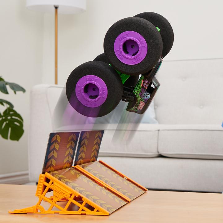 Image du produit Monster Jam RC Ramp Champ - Grave Digger (6064645)