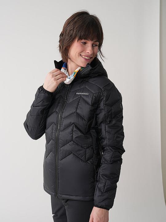 Actual product image Peak Performance Elevate Liner Hood (M)