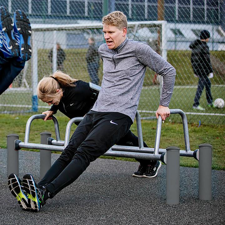 Produktbild Kompan Outdoor-Fitnessgerät Dip-Bank