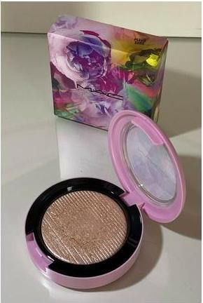 Actual product image MAC Cosmetics Extra Dimension Skinfinish / Botanic Panic (Fleur Sure, Highlighter)