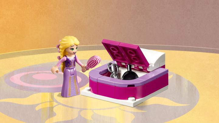 Actual product image LEGO Rapunzel's bedchamber (41156, LEGO Disney)