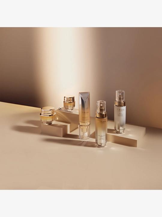 Actual product image Clé de Peau Beauté Firming Serum Supreme (40 ml)