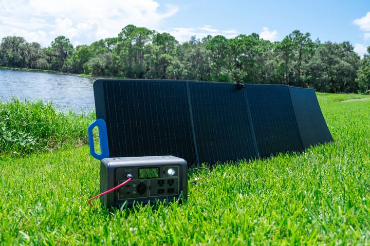 Immagine prodotto Bluetti PV200 (200 W, 7.30 kg)