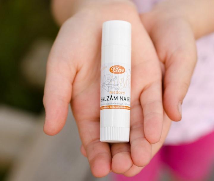 Actual product image Pleva Honey lip balm with vanilla flavour (Balm, Care pencil)