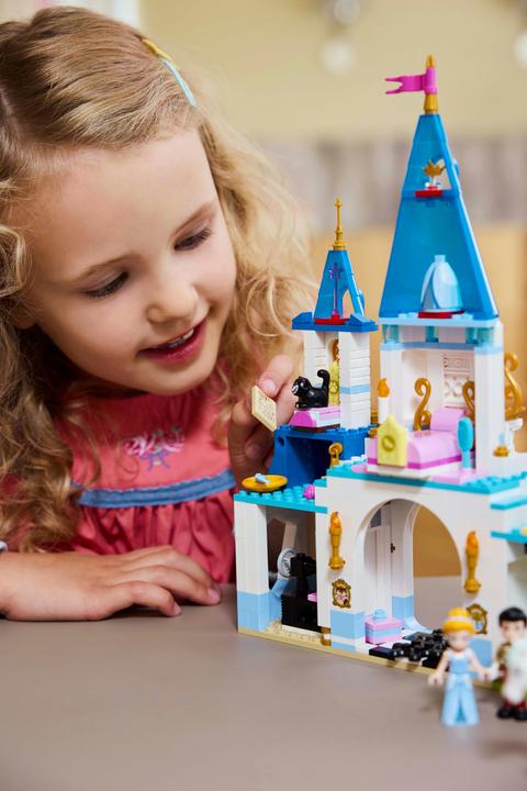 Produktbild LEGO Cinderellas Schloss und Pferdekutsche (43275, LEGO Disney)
