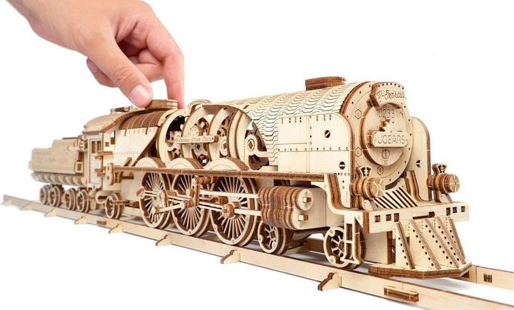 Produktbild Ugears Lokomotive V-Express mit Wagon