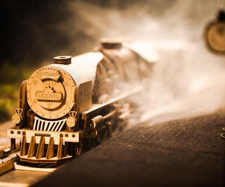 Produktbild Ugears Lokomotive V-Express mit Wagon
