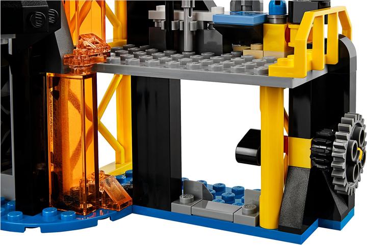 Actual product image LEGO Ninjago Garmadon's Volcano Lair (70631, LEGO Ninjago)