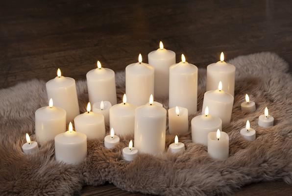 Actual product image Star Trading LED candle Pillar flame 7.5 cm x 17 cm, White (1 x)