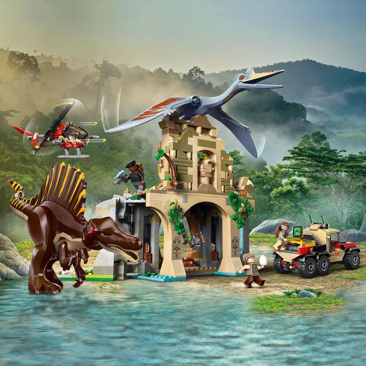 Actual product image LEGO Spinosaurier & Quetzalcoatlus: Hubschrauber-Einsatz (76976, LEGO DC)