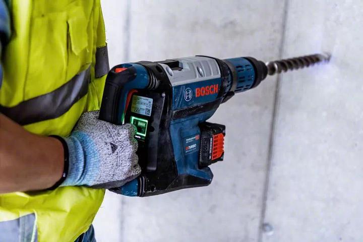 Produktbild Bosch Professional Akku-Bohrhammer BITURBO mit SDS max GBH 18V-45 C, 2 x Akku ProCORE18V 12.0Ah (Akkubetrieb)