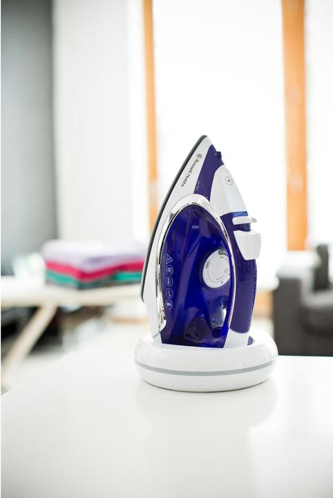 Produktbild Russell Hobbs Dampfbügeleisen 23300-56 (2400 W, 135 g/min)