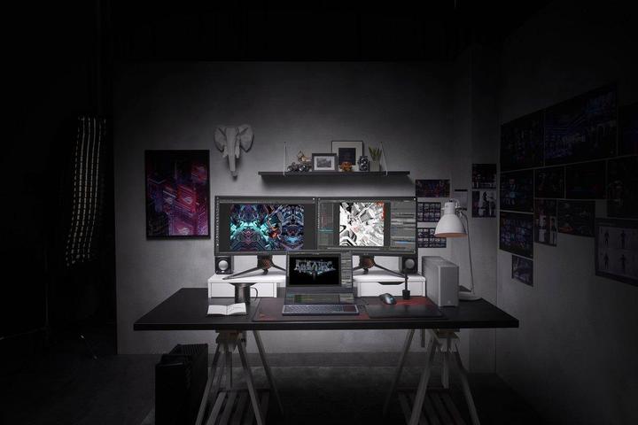 Produktbild ASUS ROG Zephyrus Duo 15 – GX550LXS-HF142R (15.60", Intel Core i9-10980HK, 32 GB, 2000 GB, CH)