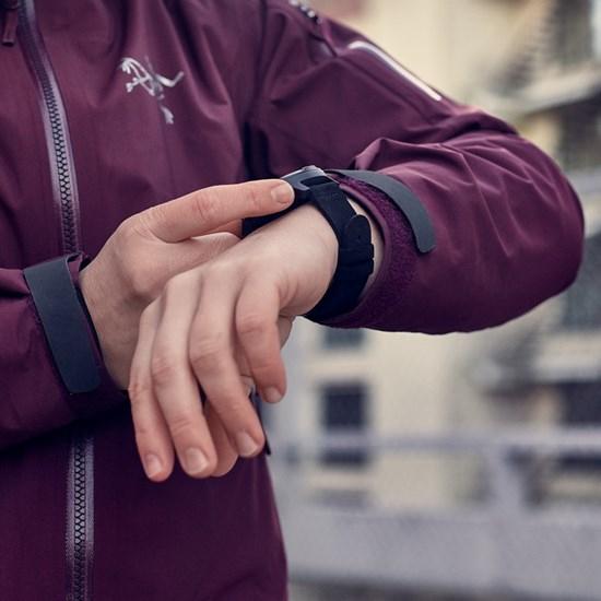 Actual product image Suunto 24 URB5 MicrFiber Strap /Black M (24 mm, Fabric, Microfibre)