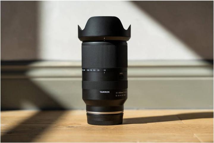 Actual product image Tamron 18-300mm f/3.5-6.3 Di III-A VC VXD, Sony E (EU) (Sony E, APS-C / DX)