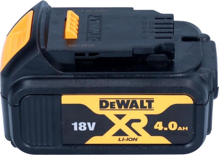 Productafbeelding DeWalt DCB 1104 M2 Accu Startset 12 V / 18 V 2x Accu 4.0 Ah + DCB 1104 Lader (18 V)