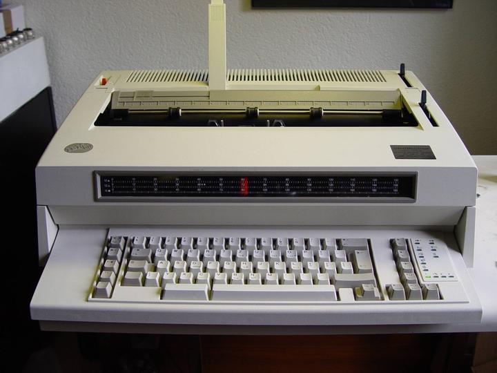 Image du produit IBM 6783 Machine à écrire, comme neuve avec 24 mois de garantie