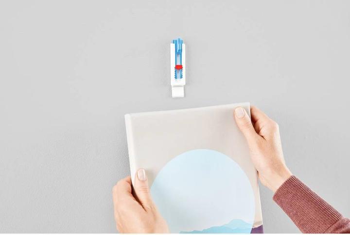 Image du produit tesa Clou adhésif pour papier peint et plâtre, idéal pour les toiles et les châssis