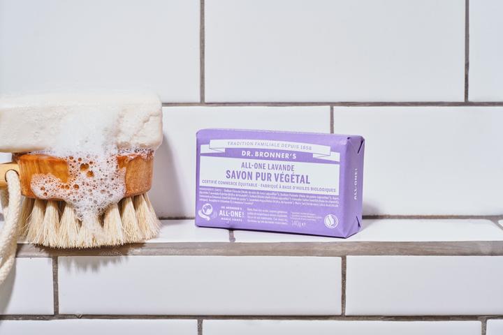 Image du produit Dr. Bronner's Savon Tout-En-Un à la Lavande 140g (Savon dur)