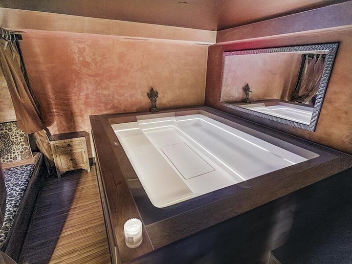 Produktbild Smartbox Entspannung für 2 in Rolle: Privat-Spa mit Massage, leichtem Menü und Teepause (2 Pers.)
