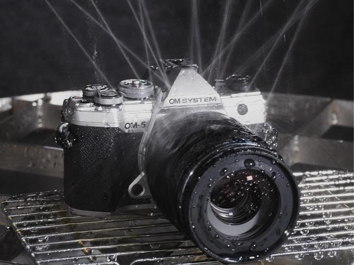 Actual product image OM System OM-5 (20.40 Mpx, 4/3)