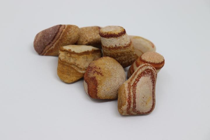 Produktbild Aquagart 40kg Kiesel Flusskiesel Kieselsteine Gartenkies Zierkies Dekokies Sandstein (200 x 300 cm)