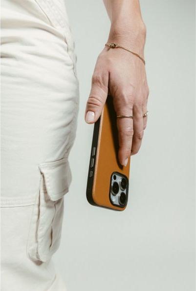 Actual product image Nomad Modern Leather Case iPhone 16 Pro Max English Tan-C (Apple iPhone 16 Pro Max)