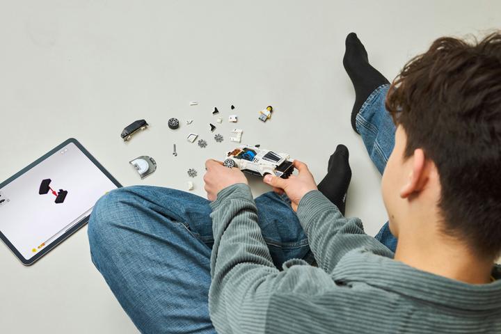Productafbeelding LEGO Bugatti Centodieci Hypersportwagen (77240, LEGO Snelheidskampioenen)