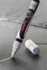 Produktbild Uni-ball Kreidemarker Chalk marker PWE5M/4 PF, 4er Etui (Weiss, 2 mm, 4 x)