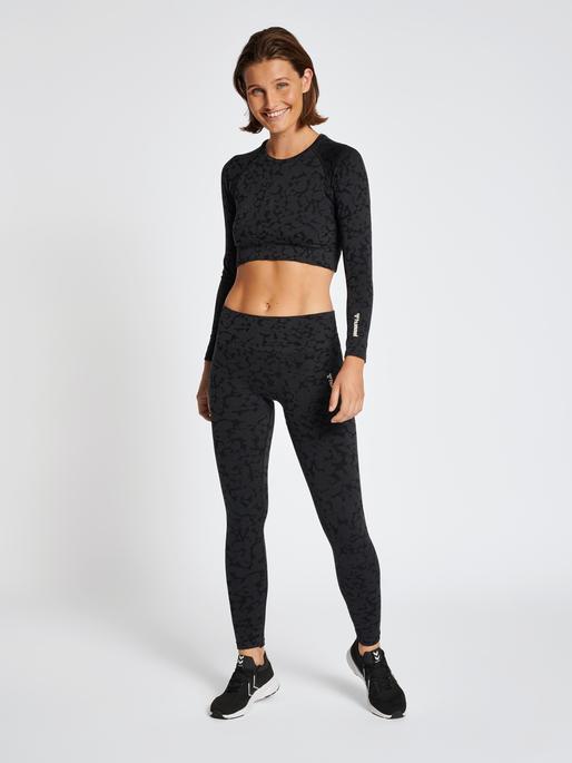 Actual product image hummel hmlMT PI SEAMLESS CROP T-SHIRT L/S (XS)