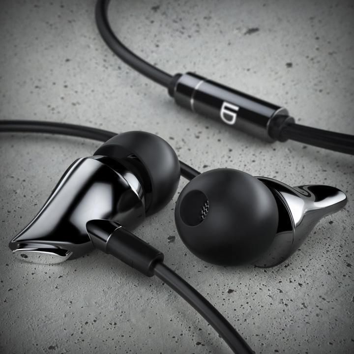 Actual product image Liam & Daan In-Ear Headphones, High End Ceramic InEar 8mm Driver / Aramid Cable / Bend Protection, silver/black (No noise cancelling, Cable)