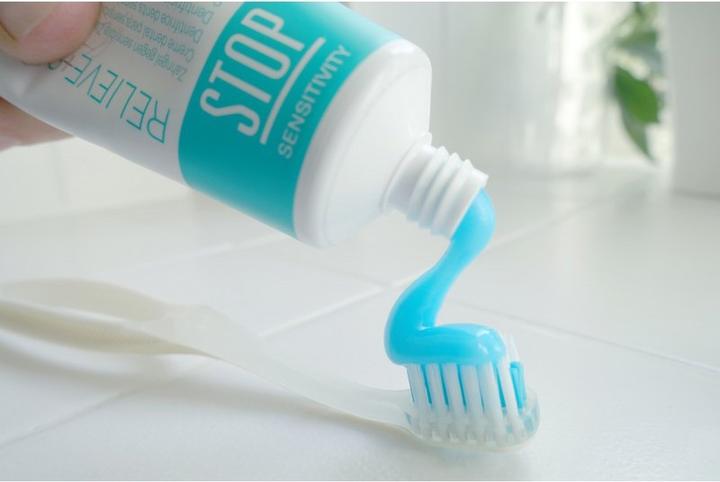 Produktbild Edel + White STOP Sensitive Zahngel 75ml (75 ml)